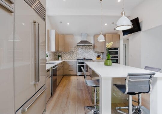 Full House Renovation – CONTEMPORARY